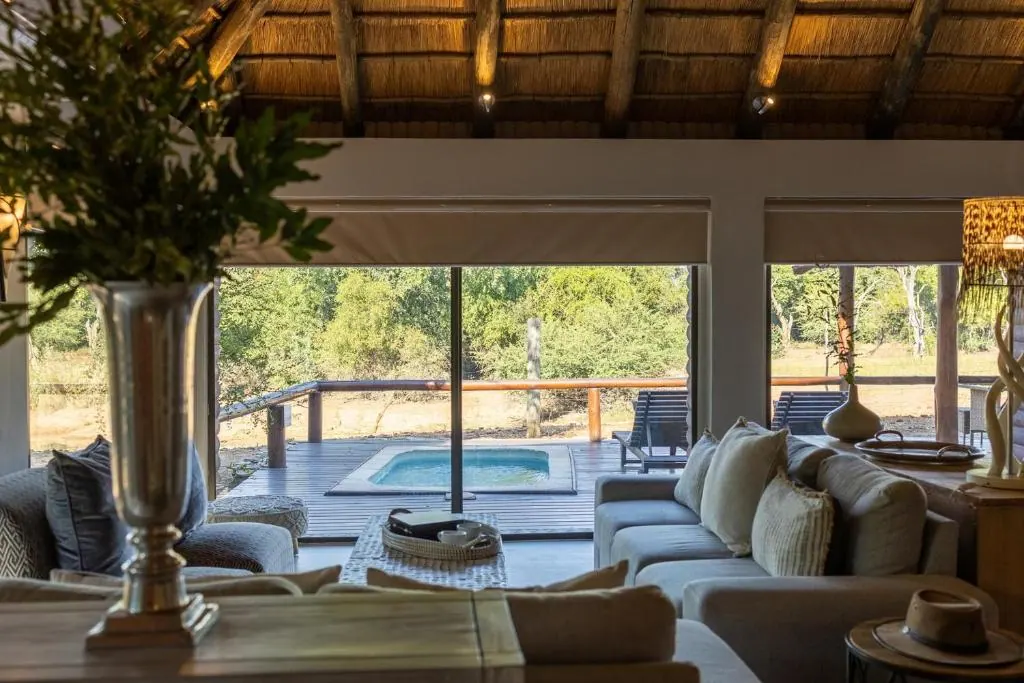 Interior do Karongwe River Lodge na reserva privada